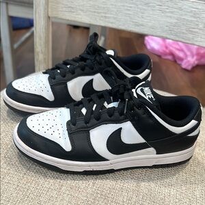 Nike Dunk low Panda Black and White Sneakers